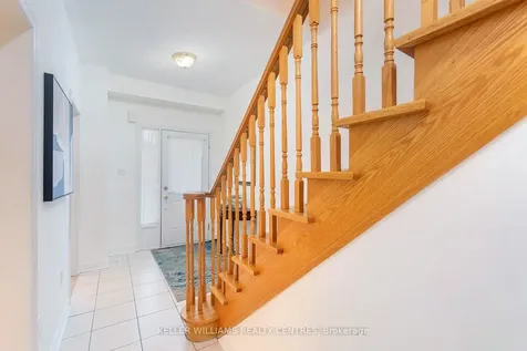 97 Woodbury Crescent Newmarket ON L3X 2T2