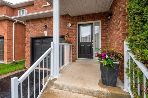 97 Woodbury Crescent Newmarket ON L3X 2T2
