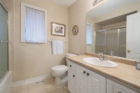 97 Woodbury Crescent Newmarket ON L3X 2T2