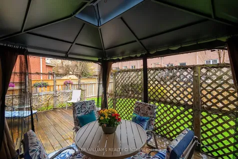 97 Woodbury Crescent Newmarket ON L3X 2T2
