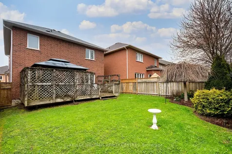 97 Woodbury Crescent Newmarket ON L3X 2T2