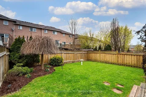 97 Woodbury Crescent Newmarket ON L3X 2T2