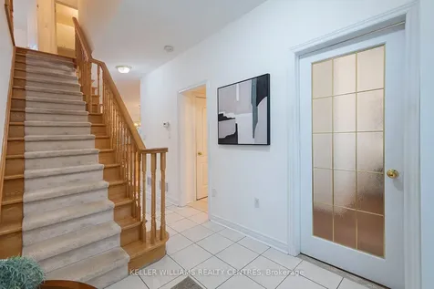 97 Woodbury Crescent Newmarket ON L3X 2T2