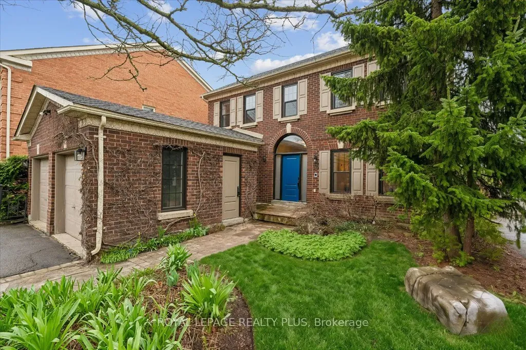 34 Theobalds Circle Richmond Hill ON L4C 9C6