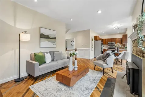34 Theobalds Circle Richmond Hill ON L4C 9C6
