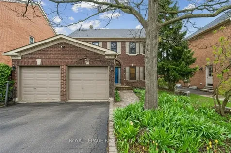 34 Theobalds Circle Richmond Hill ON L4C 9C6