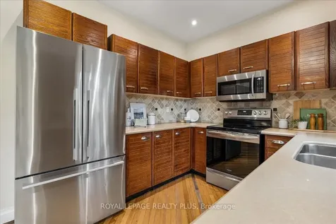 34 Theobalds Circle Richmond Hill ON L4C 9C6