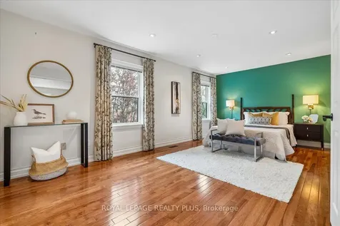 34 Theobalds Circle Richmond Hill ON L4C 9C6