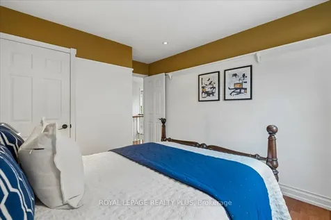 34 Theobalds Circle Richmond Hill ON L4C 9C6