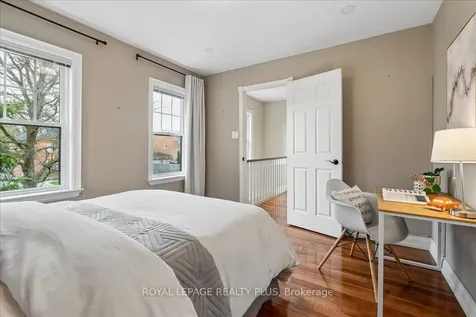 34 Theobalds Circle Richmond Hill ON L4C 9C6