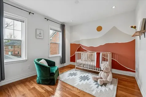 34 Theobalds Circle Richmond Hill ON L4C 9C6