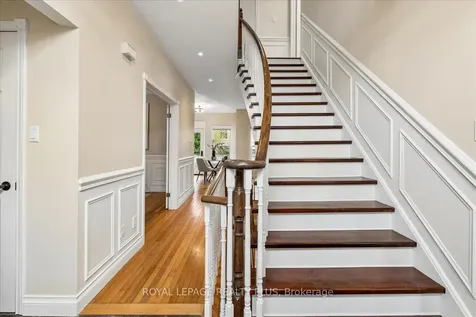 34 Theobalds Circle Richmond Hill ON L4C 9C6