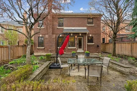 34 Theobalds Circle Richmond Hill ON L4C 9C6