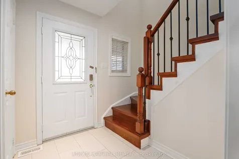 25 Maple Ridge Crescent Markham ON L6E 1V3