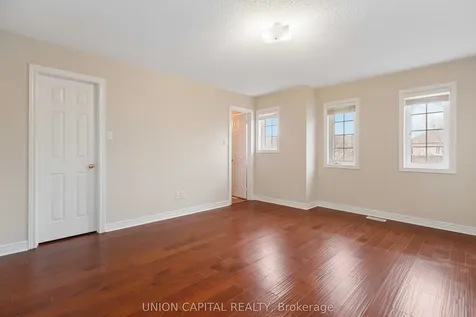 25 Maple Ridge Crescent Markham ON L6E 1V3