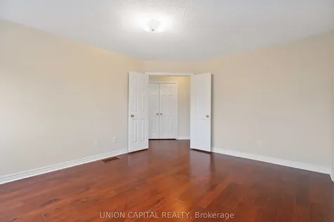 25 Maple Ridge Crescent Markham ON L6E 1V3