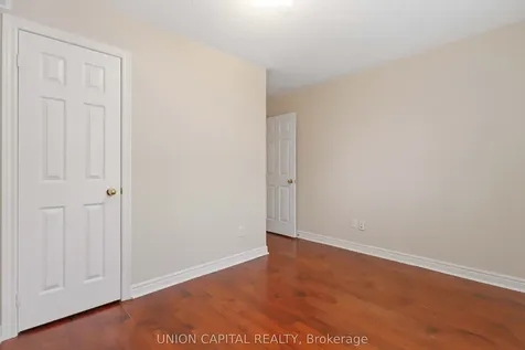 25 Maple Ridge Crescent Markham ON L6E 1V3