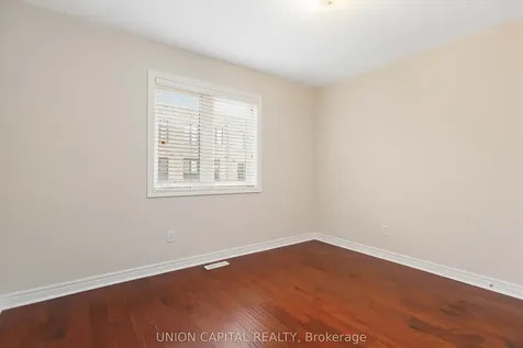 25 Maple Ridge Crescent Markham ON L6E 1V3