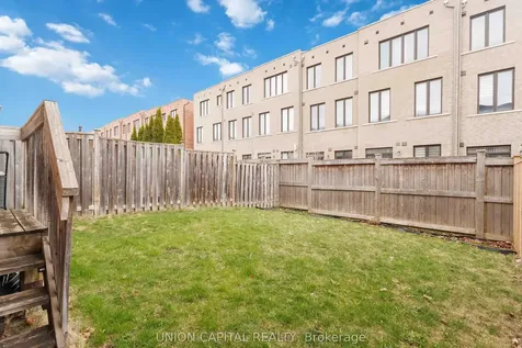 25 Maple Ridge Crescent Markham ON L6E 1V3