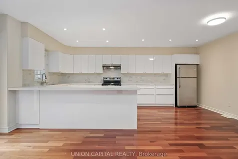 25 Maple Ridge Crescent Markham ON L6E 1V3