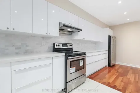 25 Maple Ridge Crescent Markham ON L6E 1V3