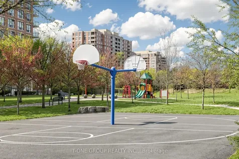 370 Red Maple Road Richmond Hill ON L4C 6P5