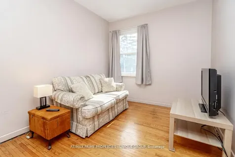 425 Centre Street E Richmond Hill ON L4C 1B8