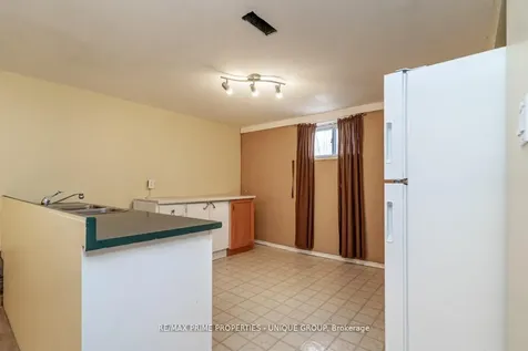 425 Centre Street E Richmond Hill ON L4C 1B8