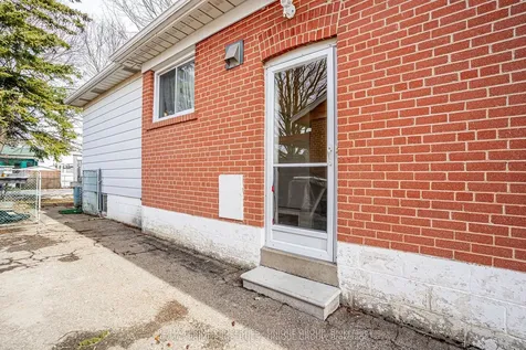 425 Centre Street E Richmond Hill ON L4C 1B8