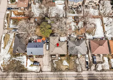 425 Centre Street E Richmond Hill ON L4C 1B8