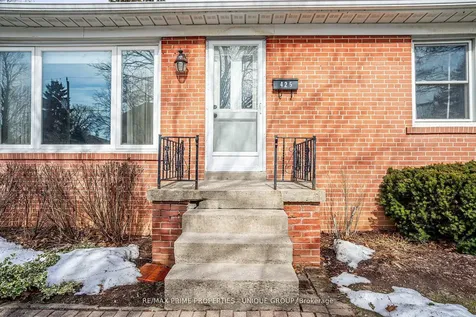 425 Centre Street E Richmond Hill ON L4C 1B8