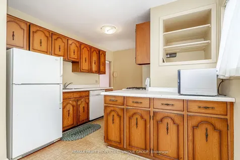 425 Centre Street E Richmond Hill ON L4C 1B8