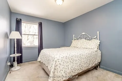 425 Centre Street E Richmond Hill ON L4C 1B8