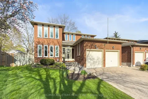 33 Carpenter Court Markham ON L3P 6W3
