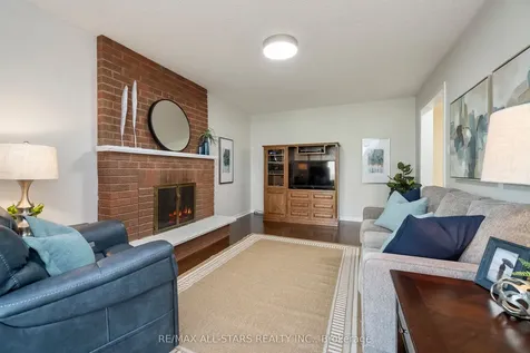 33 Carpenter Court Markham ON L3P 6W3