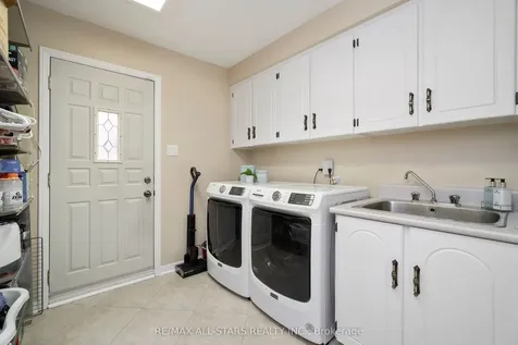 33 Carpenter Court Markham ON L3P 6W3