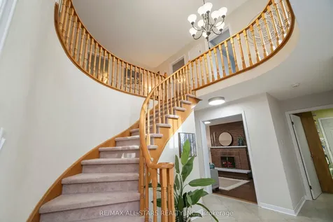 33 Carpenter Court Markham ON L3P 6W3