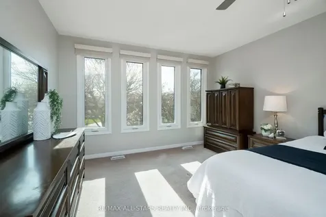 33 Carpenter Court Markham ON L3P 6W3