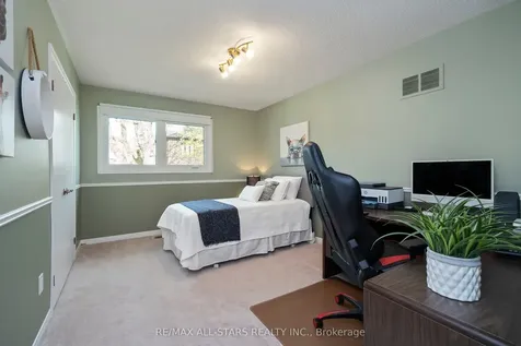 33 Carpenter Court Markham ON L3P 6W3