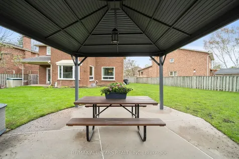 33 Carpenter Court Markham ON L3P 6W3