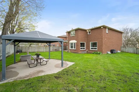 33 Carpenter Court Markham ON L3P 6W3