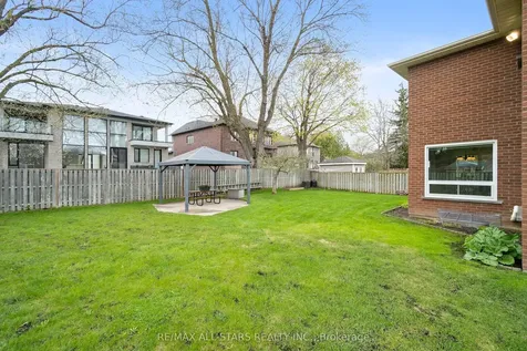 33 Carpenter Court Markham ON L3P 6W3
