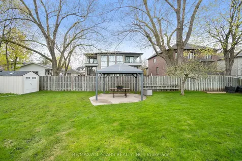 33 Carpenter Court Markham ON L3P 6W3