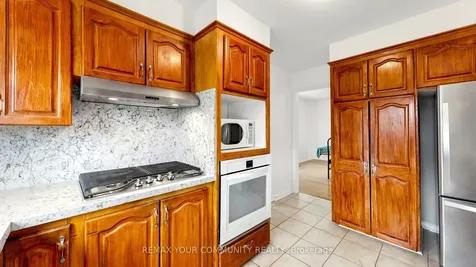 50 Riverglen Drive Georgina ON L4P 2R1