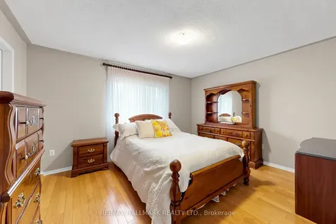 72 Walkview Crescent Richmond Hill ON L4E 4H6
