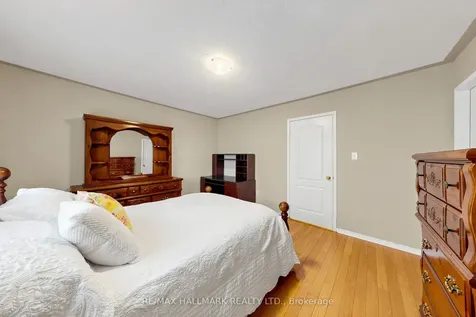 72 Walkview Crescent Richmond Hill ON L4E 4H6
