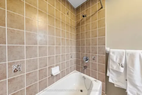 72 Walkview Crescent Richmond Hill ON L4E 4H6