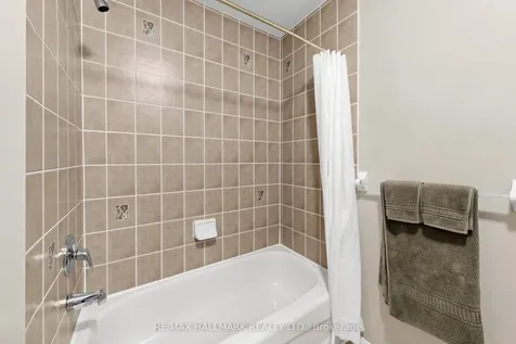 72 Walkview Crescent Richmond Hill ON L4E 4H6