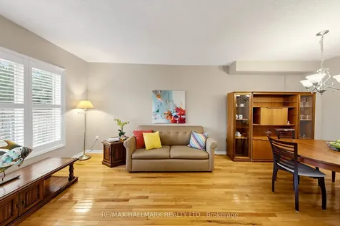 72 Walkview Crescent Richmond Hill ON L4E 4H6