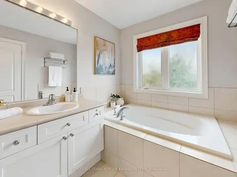 20 Peony Street Markham ON L6B 1K9